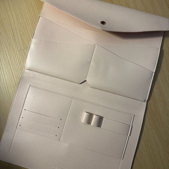 Megan Portfolio - Picture 4 of 5